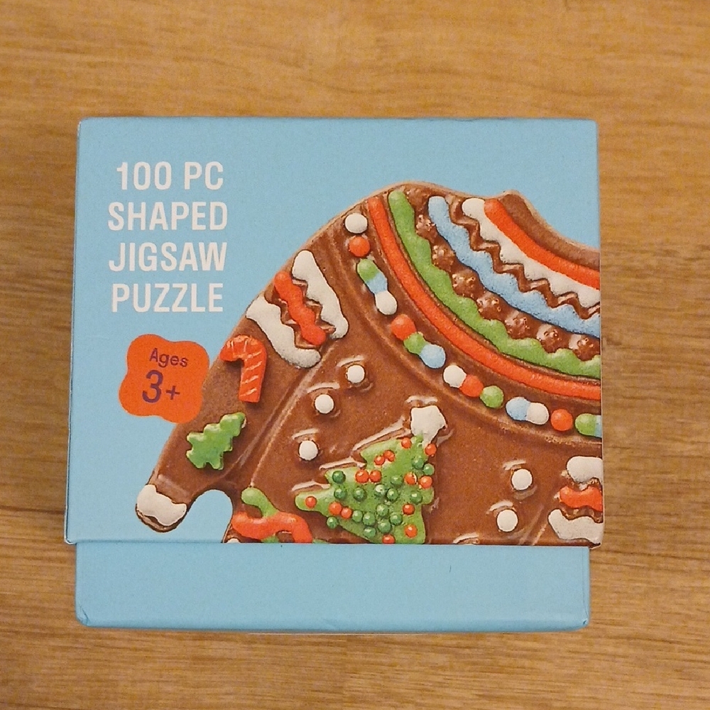 Holiday Sweater Jigsaw Puzzle - 100 Pieces